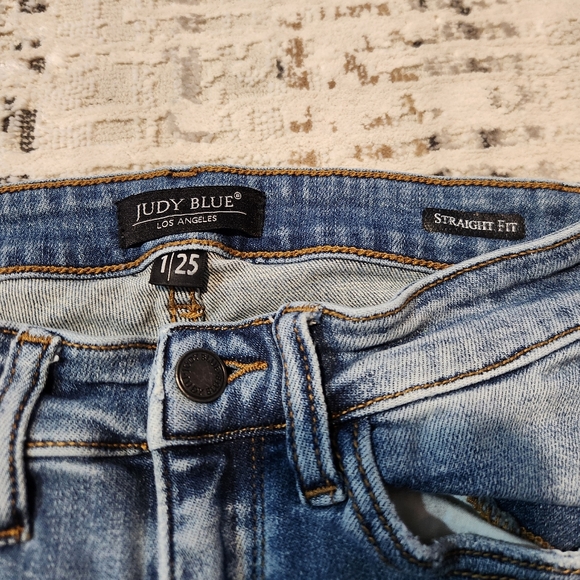 Judy Blue Straight Fit Jeans - Picture 3 of 4